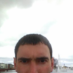 aleksandr, 42, 