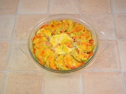 Запеченные кабачки и помидоры с сыром. Ингредиенты: 1 кабачок 2 помидора 30 г сыра 2 яйца 3 ст.л. ... - 9