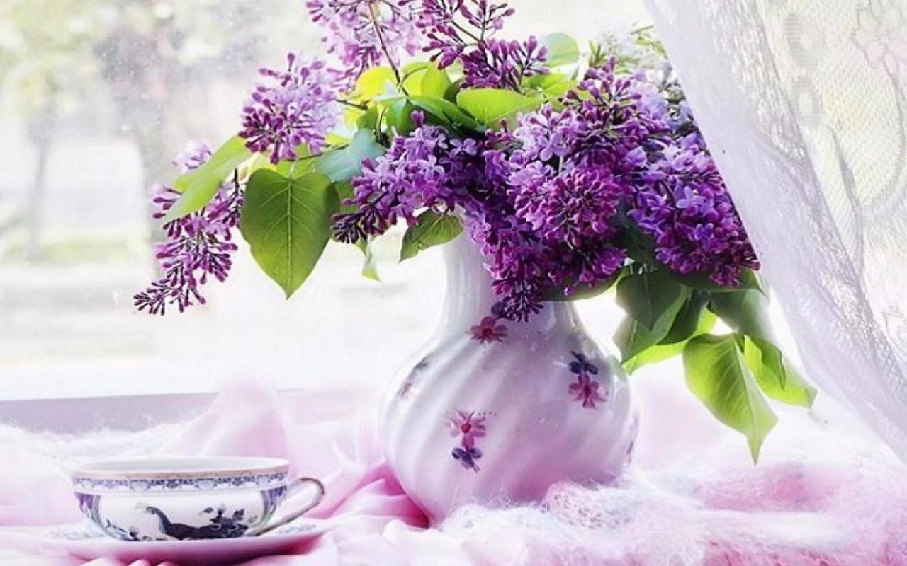 Букет сирени. Открытки доброе утро с сиренью. Доброе утро сирен. Доброе утро с сиренью и надписями. Доброе сиреневое утро.