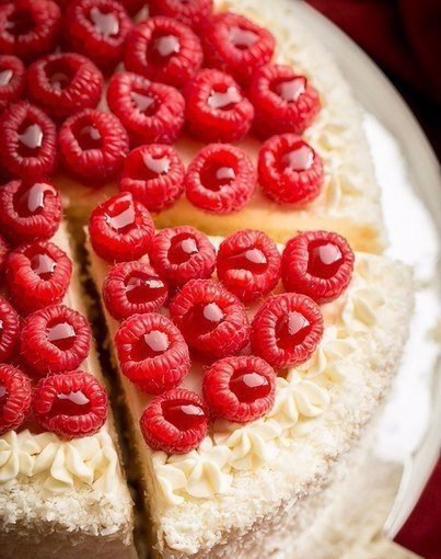 ТОРТ МОЛОЧНО-МАЛИНОВЫЙ.ИНГРЕДИЕНТЫ:Для теста: 1 банка сгущенного молока 2 яйца 120 гр. муки 1 ... - 6