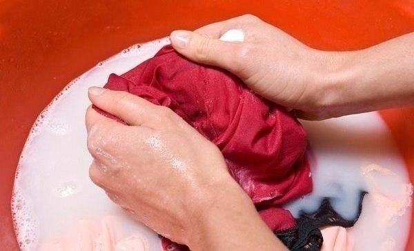 40 способов удаления различных пятен. Добавляем себе на стену, чтобы не потерять! 1. Изделия из ...
