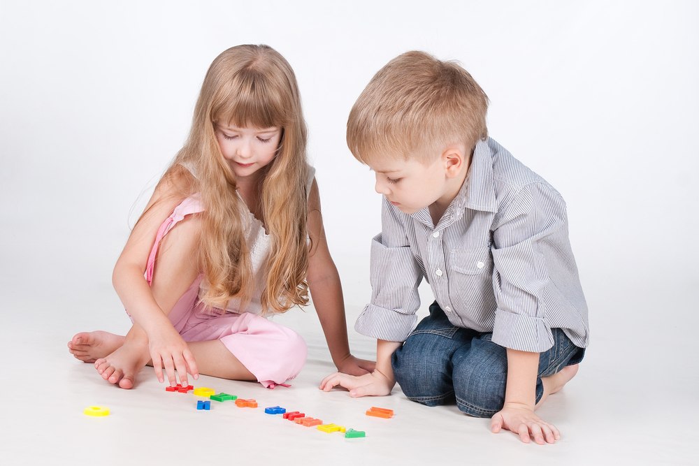 Учить детей играть. Дошкольники играют. Учить детей играть. Математика для дошкольников. Учить детей играть.