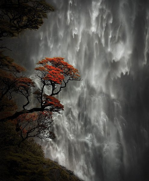    (Devils Punchbowl Falls),  .