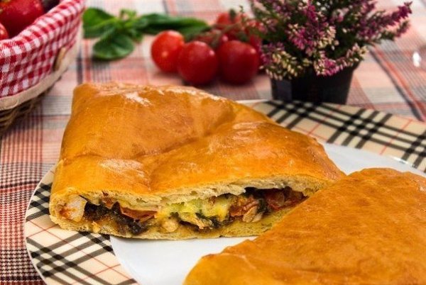 ТОП-6 РЕЦЕПТОВ ЗАКУСОЧНОЙ ВЫПЕЧКИ.1) Мясной пирогИНГРЕДИЕНТЫ:Тесто: 250 г майонеза 250 г сметаны 3 ... - 3