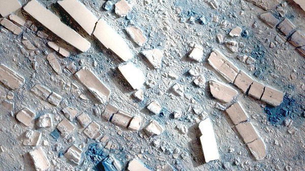 Что изображено на этой фотографии? Присмотритесь, а мы дадим ответ через 30.000 лайков.
