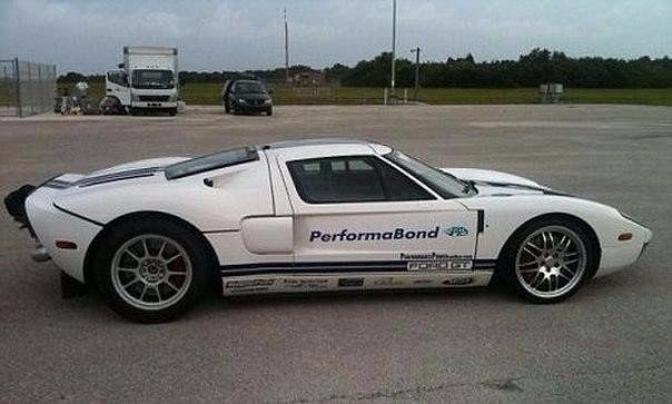          Ford GT     ...