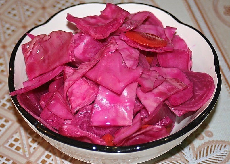 Маринованная капуста со свеклой - супер рецепт! Хрумкали капустку всей семьей зимними длинными ...