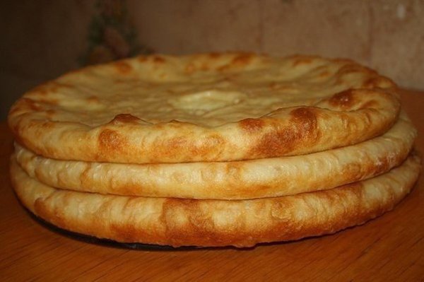 Осетинские пироги с мясом, с картошкой и сулугуни.Ингредиенты:Для теста:100 мл.молока2 ст.л. ...
