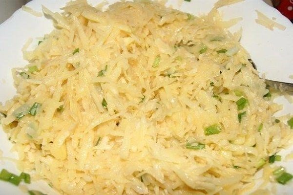 Картофельный пирог-запеканка.Ингредиенты:- 1.7 кг картофеля- 100 г муки- 1 луковица большая- 3-4 ... - 3