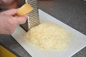 Домашний Макдоналдс – куриные наггетсы.Ингредиенты:-500 г куриной грудки,-200 г сыра твердых ... - 2