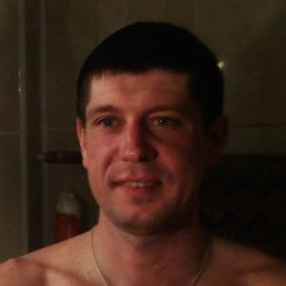 Aleksey, 44, 