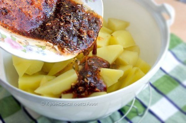 Запеченный картофель по-турецки. Очень вкусный, ароматный и нежный картофель получается по этому ... - 5