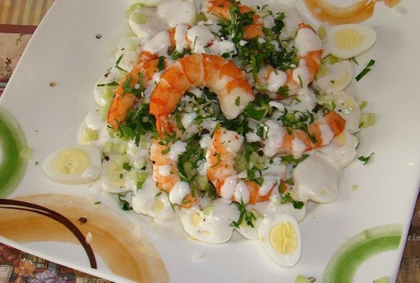 Салат с креветками - легко и вкусно.Ингредиенты:креветки 300 гкартофель 2 штморковь 2 штавокадо 1 ...