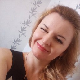 Julia, 48, 