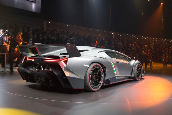 Lamborghini Veneno - Выпустили всего 3 шт. Цена $ 3.900.000.