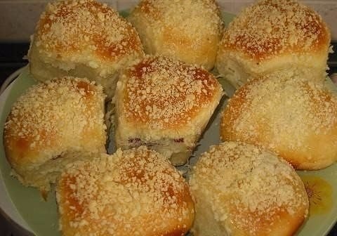 Булочки с наполнителем и посыпкой.Ингредиенты:200 мл. теплого молока50 граммов маргарина для выпечки ... - 3