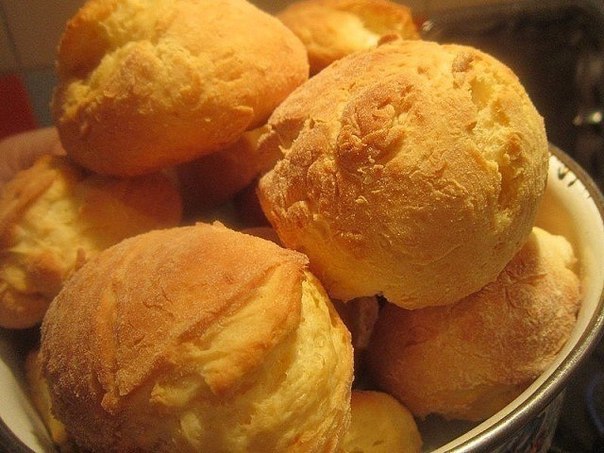 Сдобные булочки из творога без масла. Быстрые домашние булочки. Продукты для теста булочек: 2 пачки ...