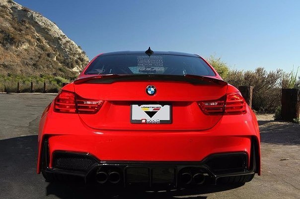 BMW M4 GTRS4