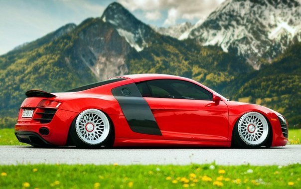 Audi R8 Red Stance