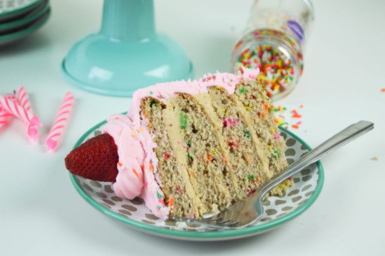 STRAWBERRY FUNFETTI CAKE - 2