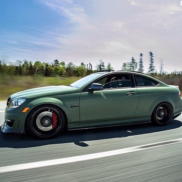 Mercedes-Benz C63 AMG Coupe