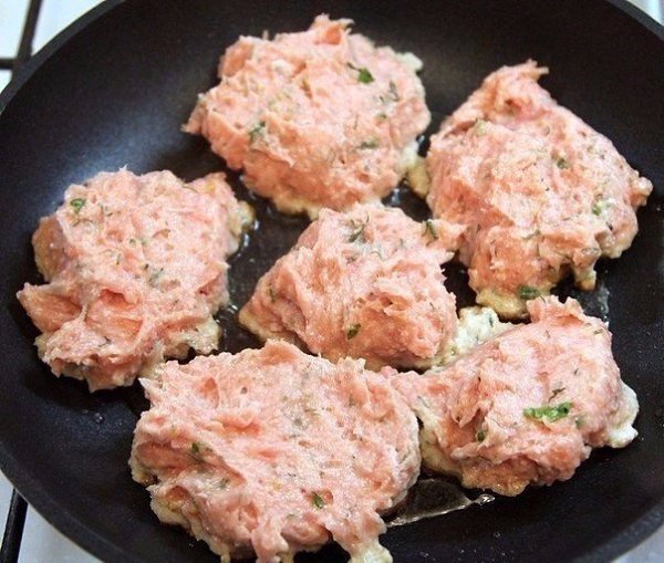 Самые вкусные в мире котлеты.Ингредиенты:Фарш из индейки или курицы (я готовлю из индейки) - 800 ... - 5