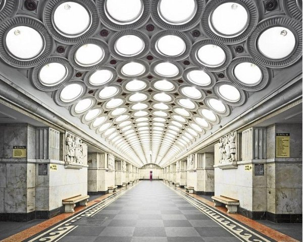 Минималистичная красота московского метрополитена в объективе известного фотографа Дэвида Будерни. - 5