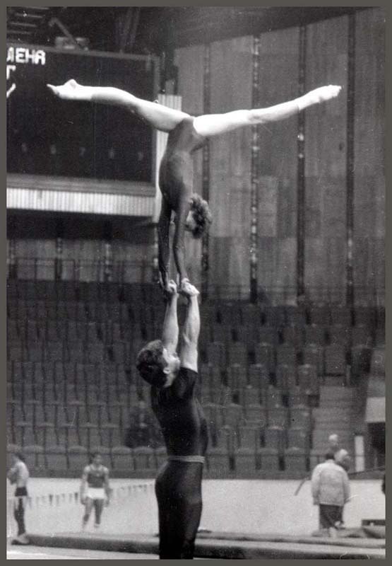 Акробатика ссср. Спортивная акробатика 1974. Чемпионат СССР по акробатике 1974. Спортивная акробатика в СССР. Спортивная акробатика 20 век.