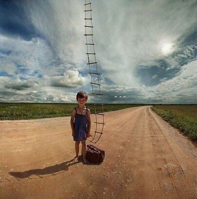 Чтобы найти новый путь, нужно уйти со старой дороги.