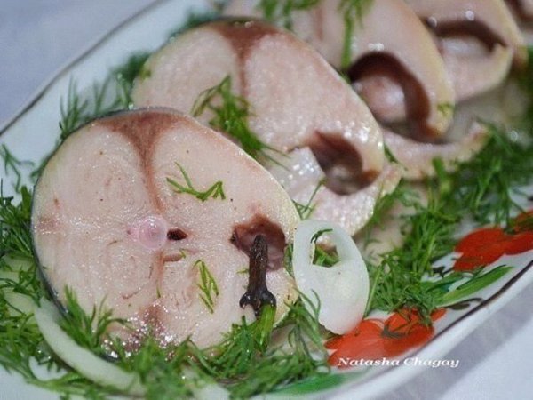В таком маринаде скумбрия не уступает по вкусу красной рыбе.Состав:- Скумбрия (замороженная, ...