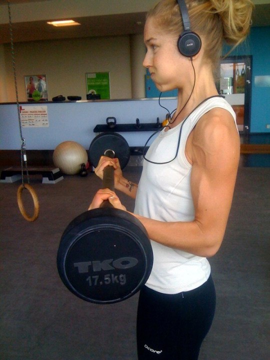 fit-lifting-girl