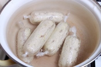 Домашние сосиски из курицы. Согласитесь, сосиски любят все. Но зачастую, при покупке в магазине ... - 8