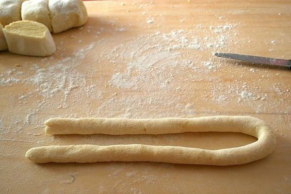 КАРТОФЕЛЬНЫЕ НЬОККИ .ИНГРЕДИЕНТЫ: Картофель – 1 кг.  Мука пшеничная тип «00» - 300 гр.  Яйцо – 1 ... - 7