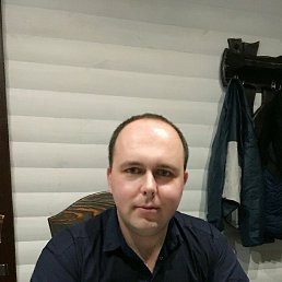 Vitaliy, 37, 