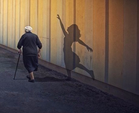 Вначале удивляешься, как быстро проходит день, а потом понимаешь, что это был не день, а жизнь.