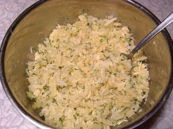 Зразы картофельные с курицей.Ингредиенты:400-500 г курицы,5-6 картофелин,150 г ... - 4