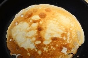 Блинный пирог с грибами.Ингредиенты к рецепту «Блинный пирог с грибами»:Молоко 1 лЯйца куриные 4 ... - 6