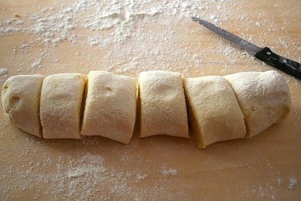 КАРТОФЕЛЬНЫЕ НЬОККИ .ИНГРЕДИЕНТЫ: Картофель – 1 кг.  Мука пшеничная тип «00» - 300 гр.  Яйцо – 1 ... - 6