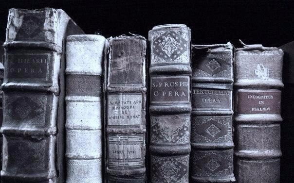 100 книг, дарящих ощущение волшебства и уюта, которых нам так не хватает.1. Рэй Брэдбери. Вино из ...