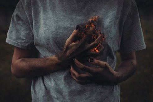Бывают люди Душой глубокие, как океан, — в которых хочется окунуться. И бывают люди, как лужи, ...