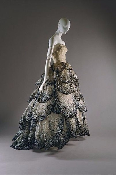   Dior 1953-1956 .