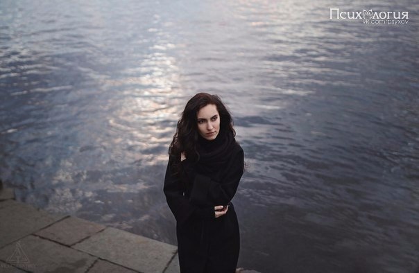 У каждой мудрой женщины есть свои секреты: 1. Чаще обнимайтесь. Иногда одно объятие может выразить ...