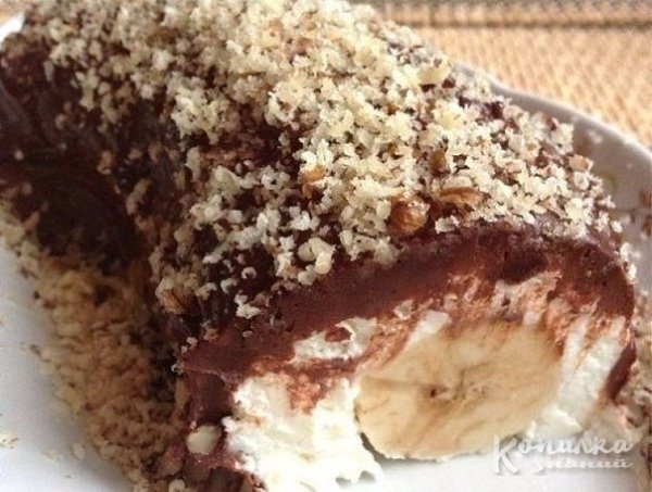 Банан под шубой - вкусный и простой десерт.Ингредиенты:1 банан150 грамм творога50 грамм масла3 ...