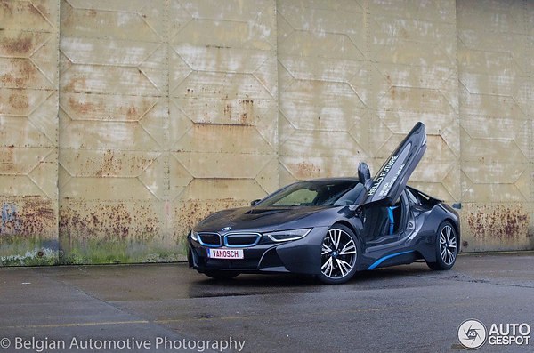 BMW i8