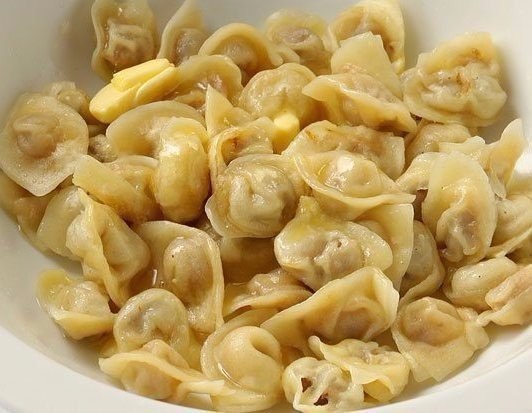 Домашние пельмешки из лучшего теста для них. Быстро, просто и вкусно! Хозяйкам рекомендуем взять на ...