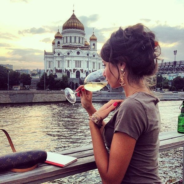 Делайте то, что заставляет вас чувствовать себя счастливыми. Будьте с теми, кто заставляет вас ...