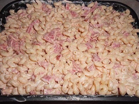 ПИКАНТНЫЕ МАКАРОНЫ В ДУХОВКЕ.ИНГРЕДИЕНТЫ: 400 гр макаронных изделий 300 гр колбасы копченной 2 шт ... - 5