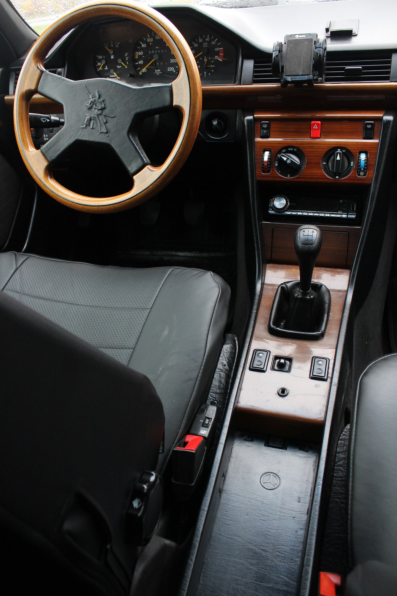  .     10- .  04. 1989. - 10