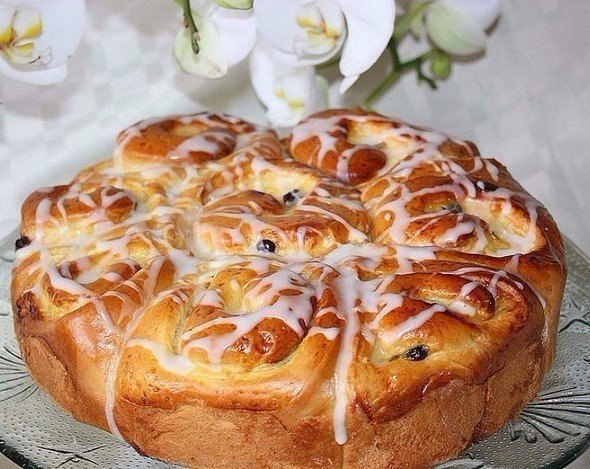 Топ-9 рецептов вкуснейшей выпечки.1. Слоёнки с творожной начинкой и изюмомИнгредиенты:- Тесто ... - 4