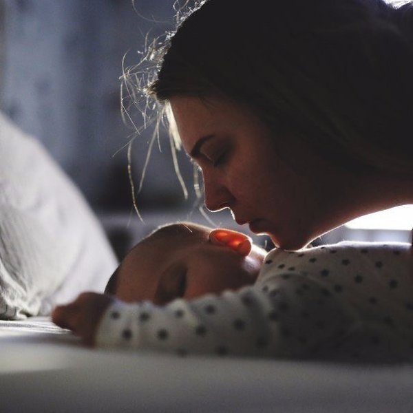 Когда ты спишь, когда грустишь, когда ты вдруг простудишься, когда кричишь, когда шалишь, когда ...